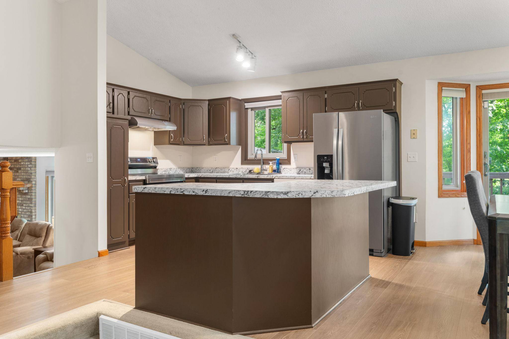 7657 N Shore CIR N, Forest Lake, MN 55025