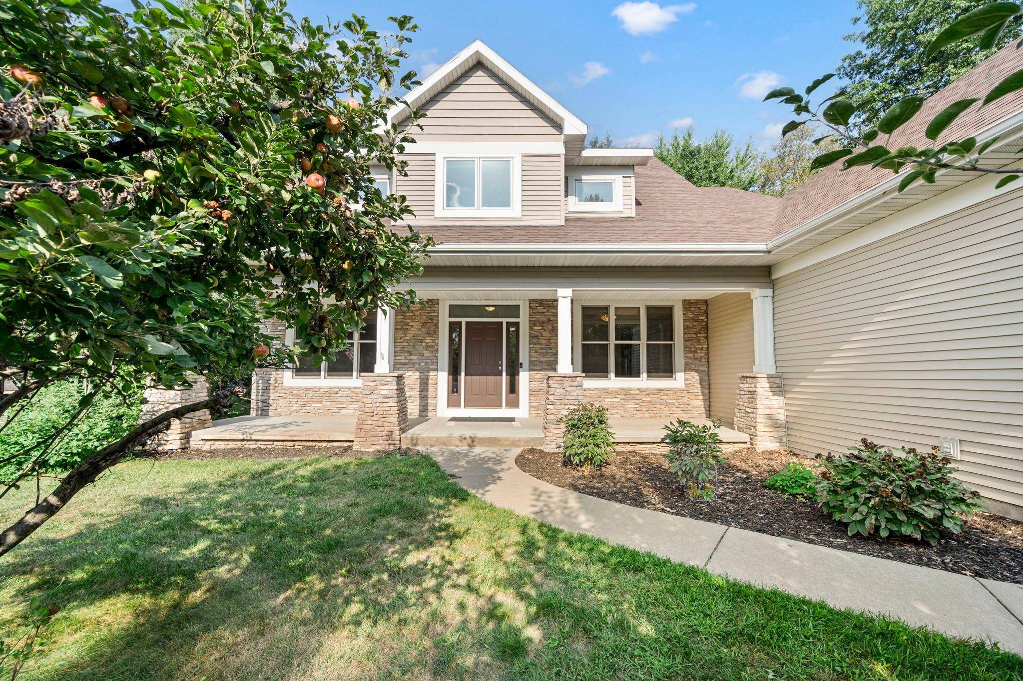 380 Sioux Lookout, Lino Lakes, MN 55014