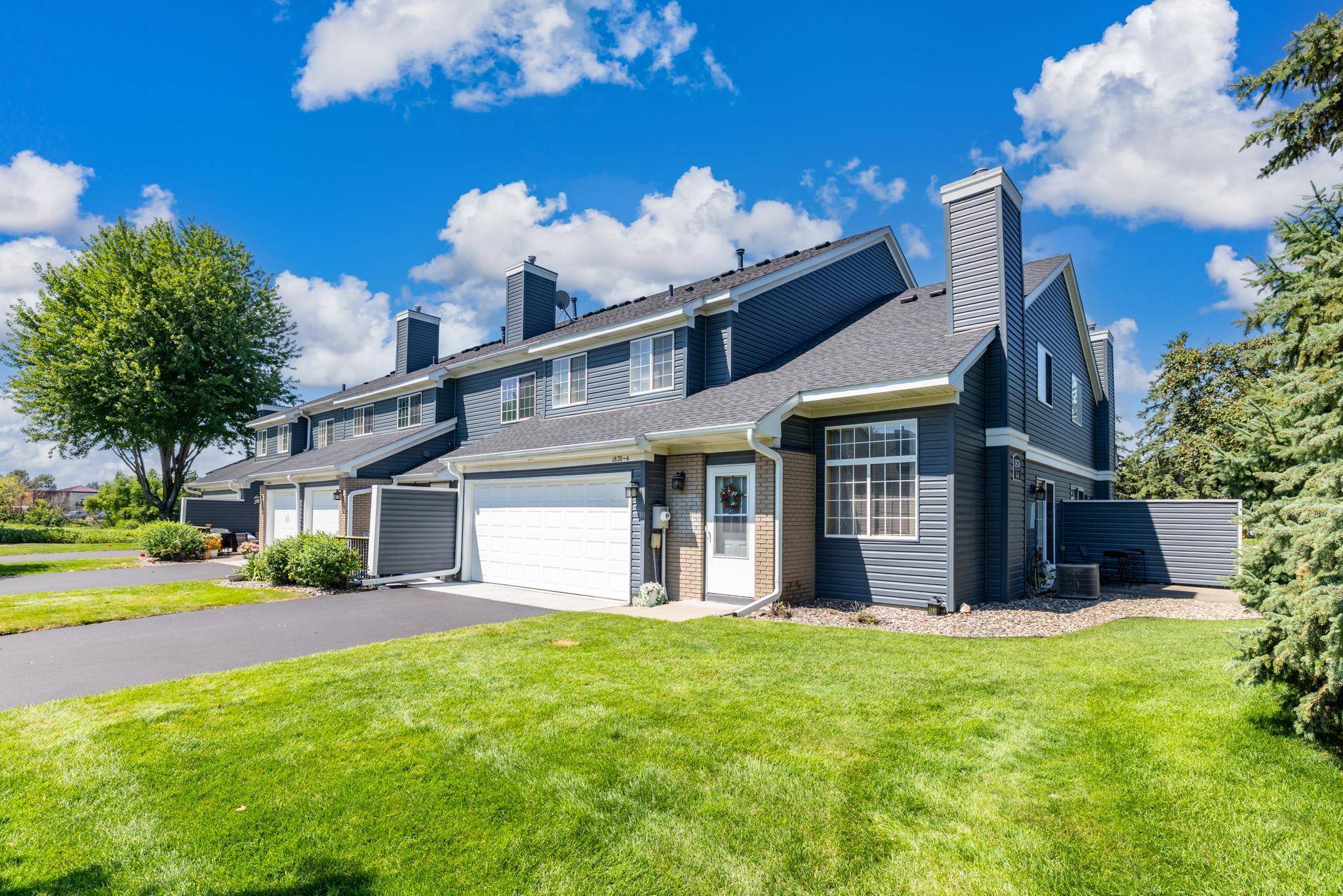1870 Donegal DR #4, Woodbury, MN 55125