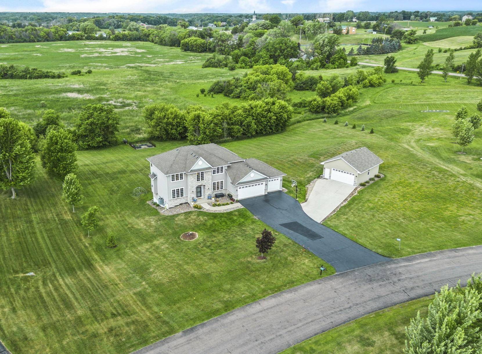 24678 Churchview CIR, New Prague, MN 56071