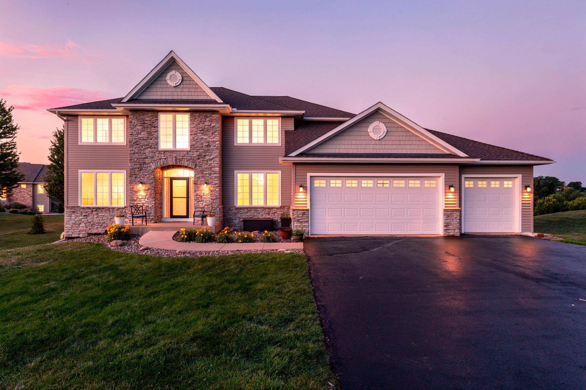 24678 Churchview CIR, New Prague, MN 56071
