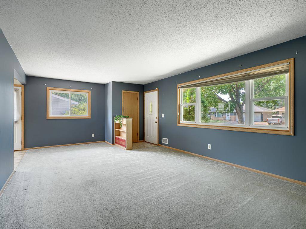 6371 Madison ST NE, Fridley, MN 55432