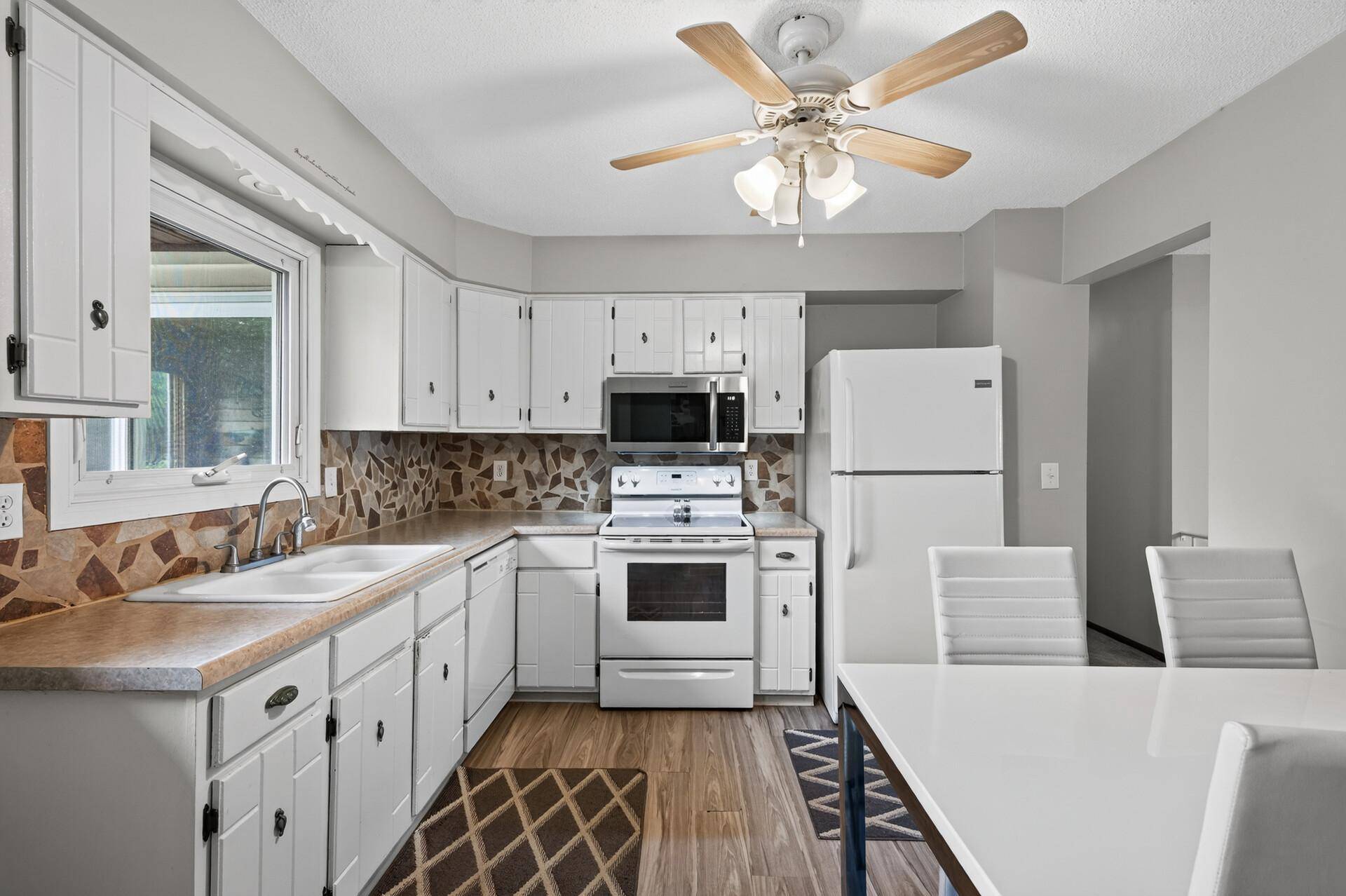 6364 Dawn WAY, Inver Grove Heights, MN 55076