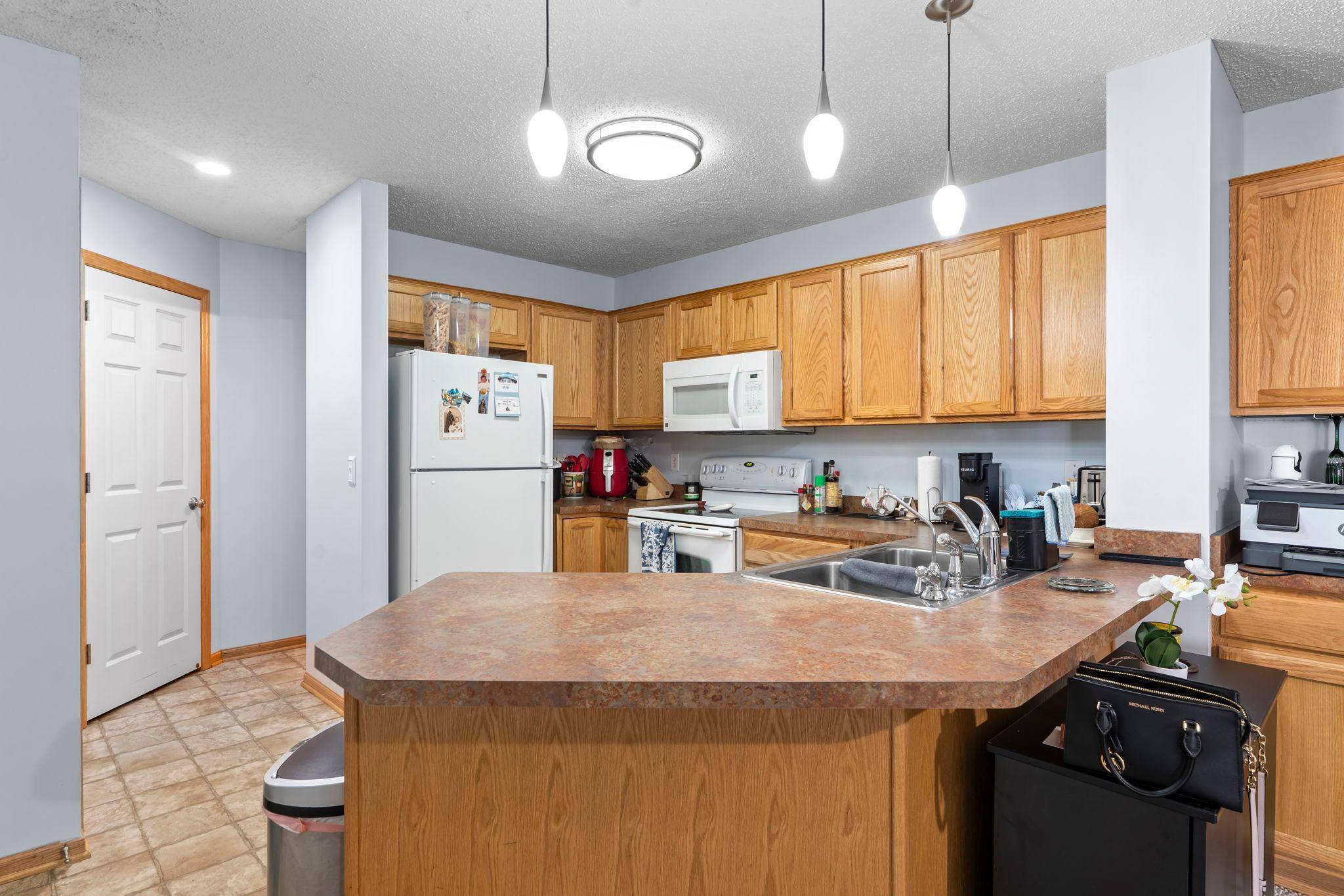 6133 Maclynn AVE NE, Albertville, MN 55301
