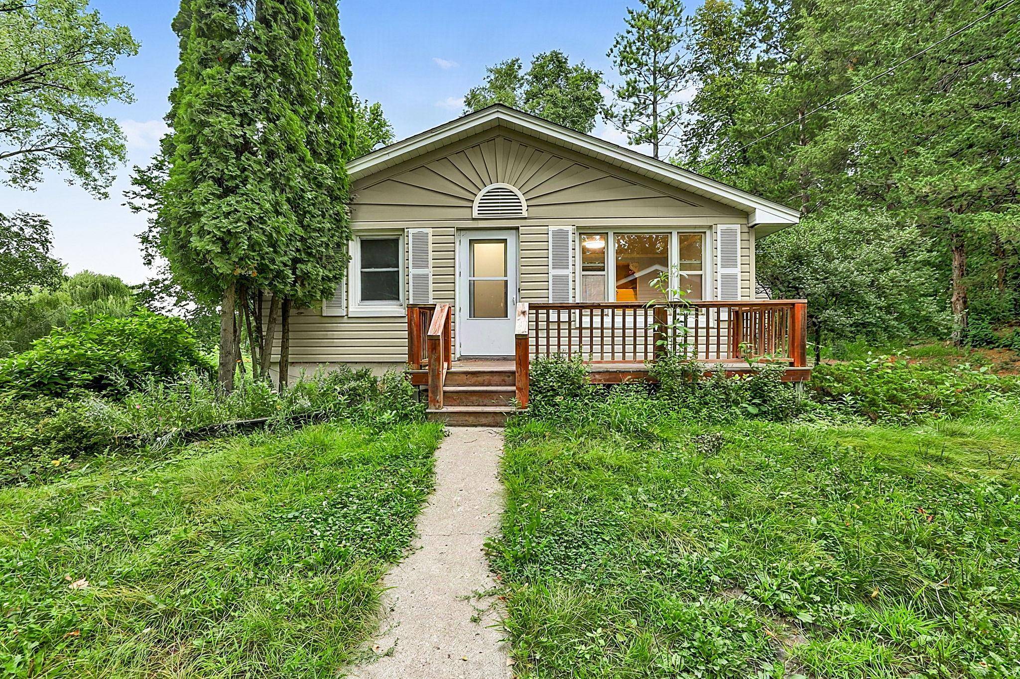309 2nd AVE SE, New London, MN 56273