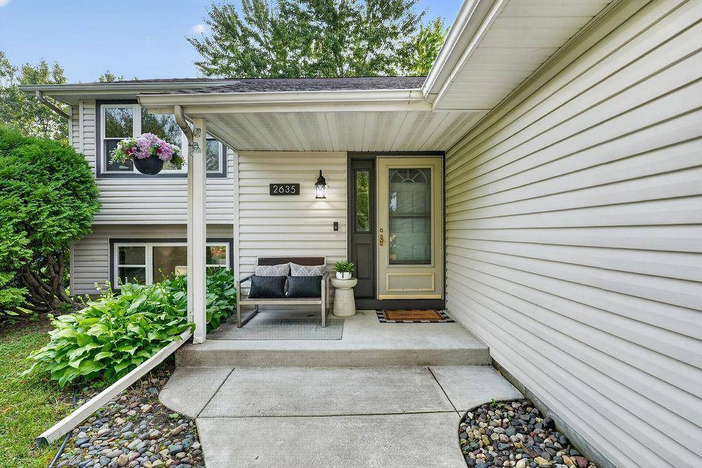 2635 Hydram AVE N, Oakdale, MN 55128