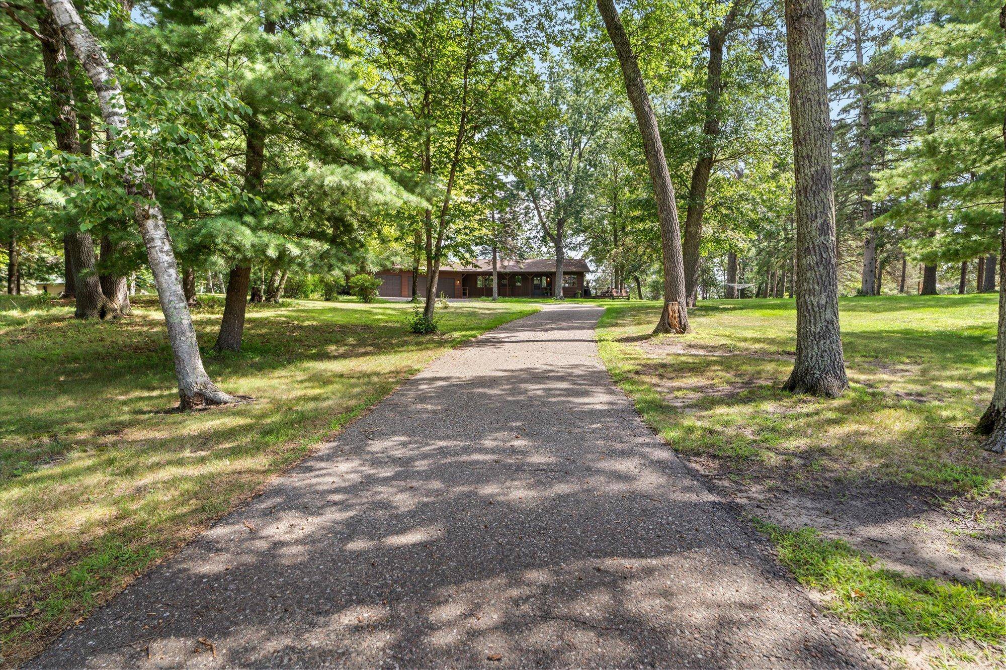 29270 Huxtable Point RD, Merrifield, MN 56465