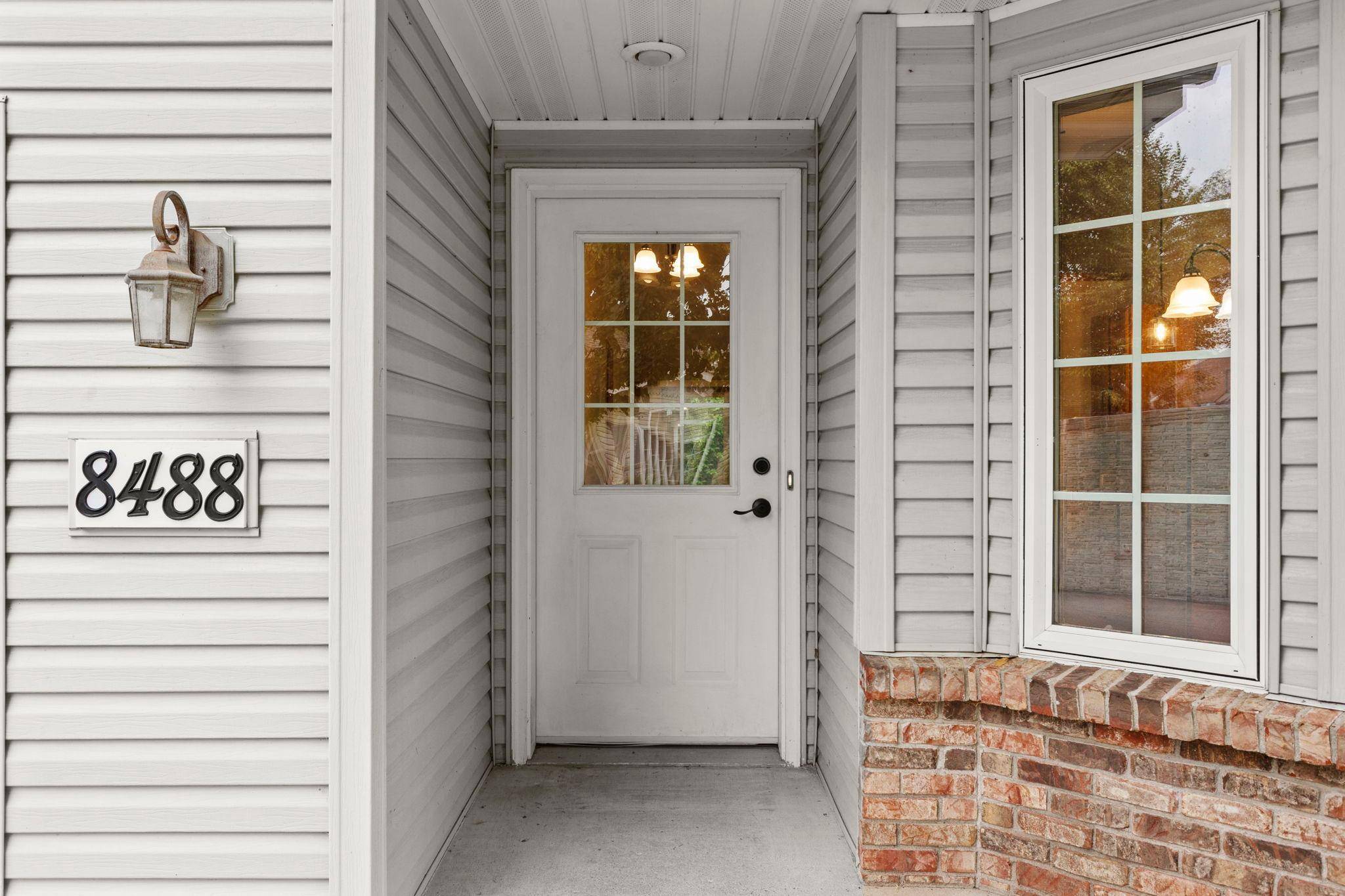 8488 Powers PL, Chanhassen, MN 55317