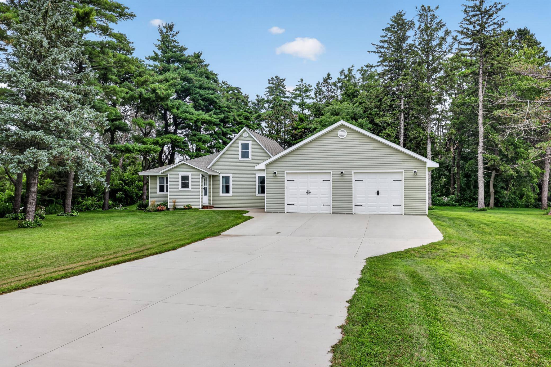 15832 585th ST, Claremont, MN 55924