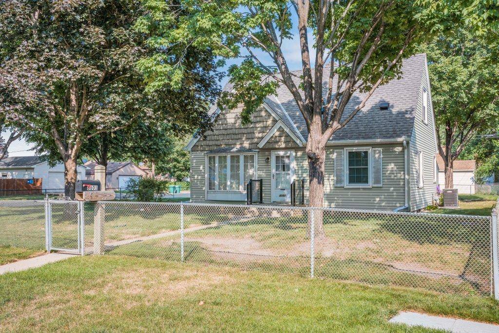 8101 2nd AVE S, Bloomington, MN 55420