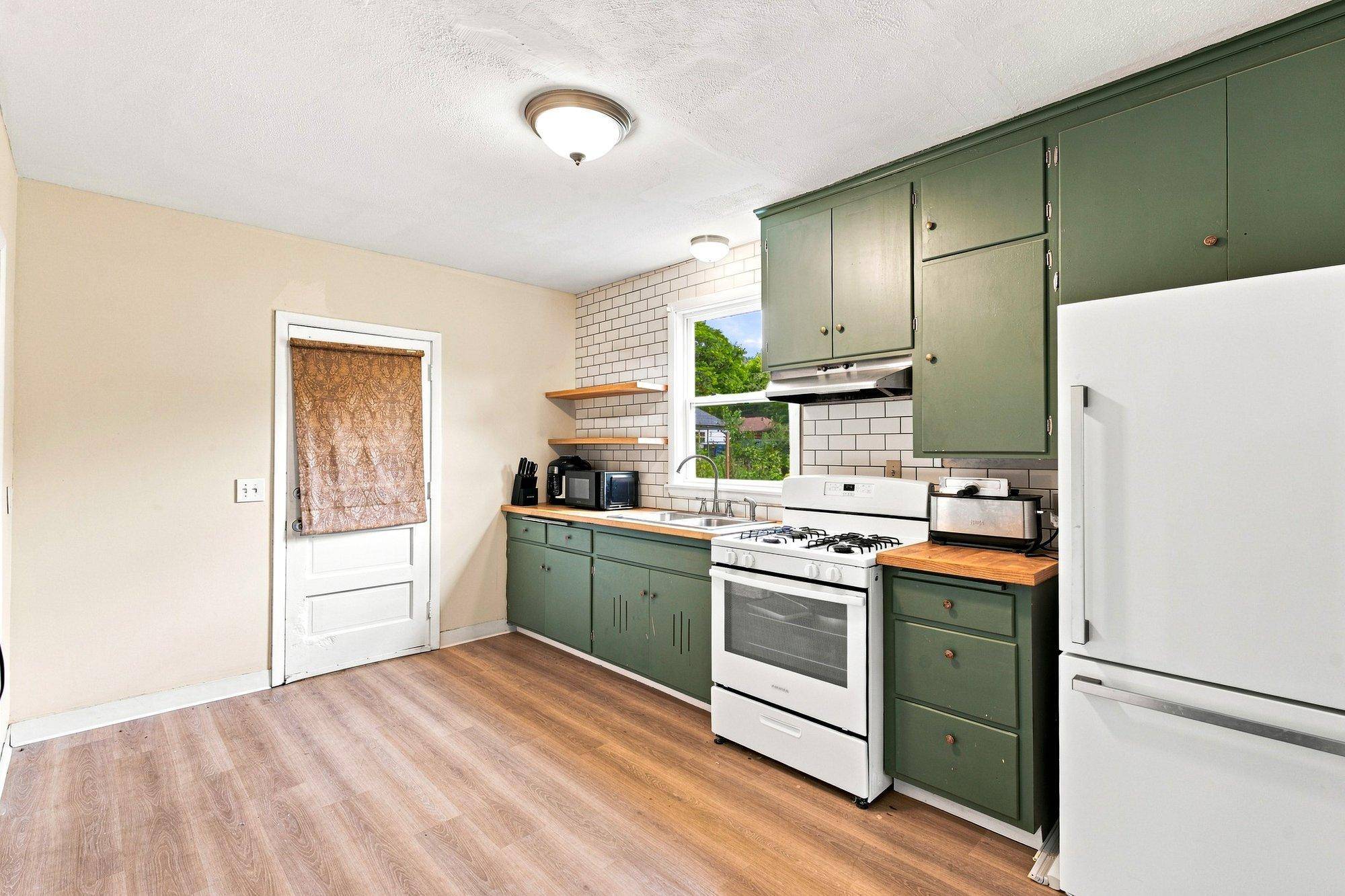 1651 Maryland AVE E, Saint Paul, MN 55106