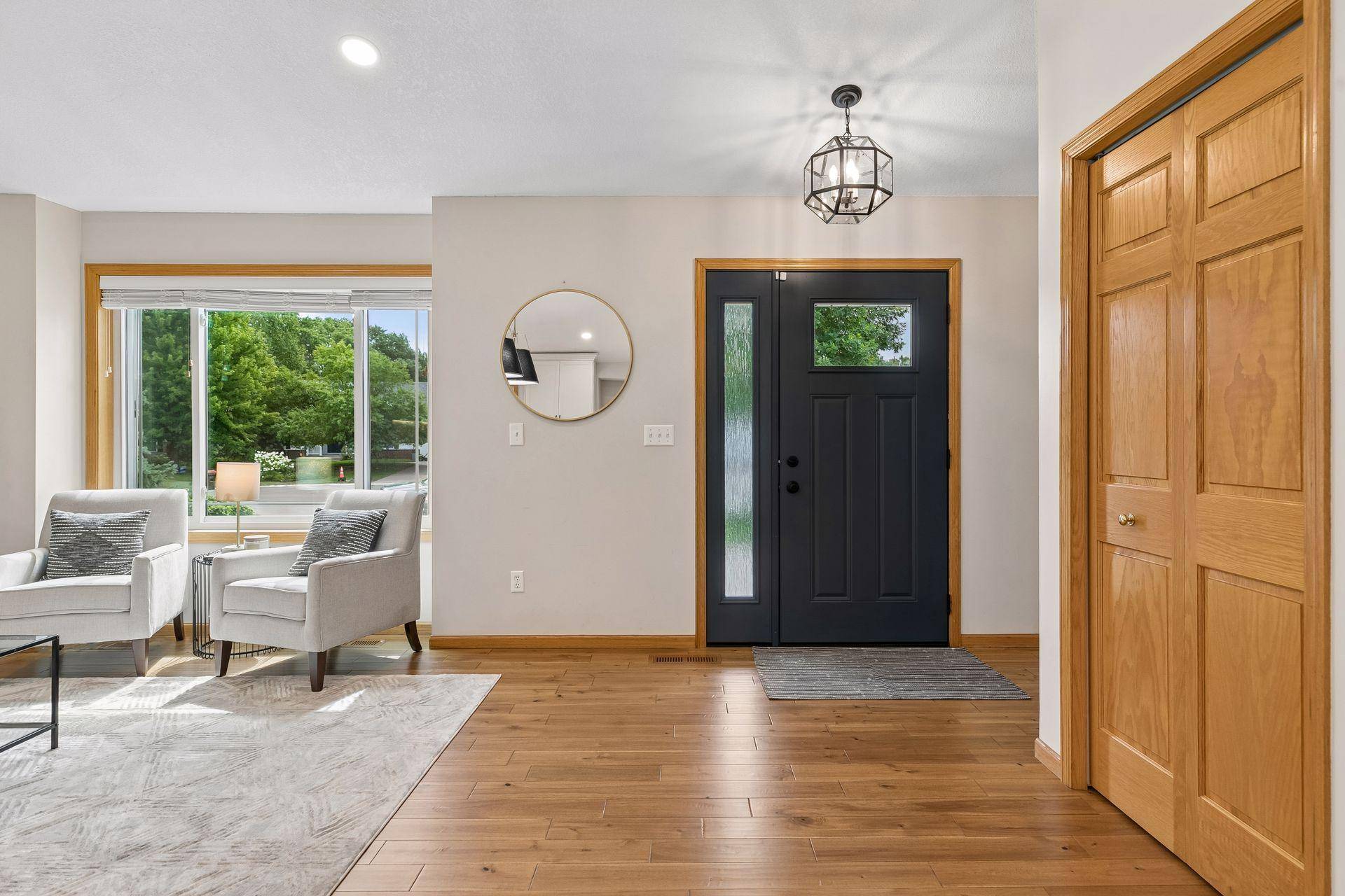 10362 Fox Run RD, Woodbury, MN 55129