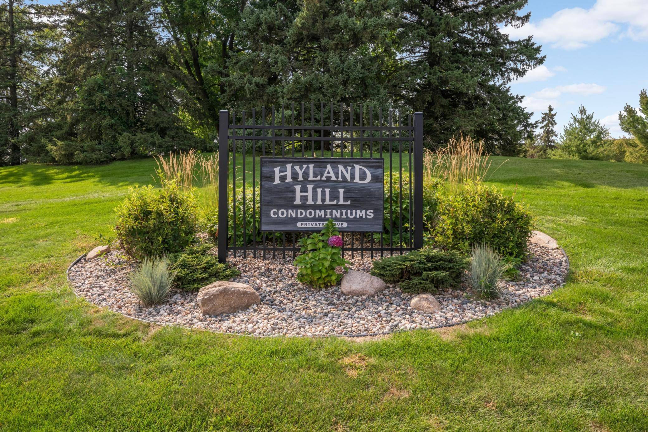8400 Pennsylvania RD #320, Bloomington, MN 55438
