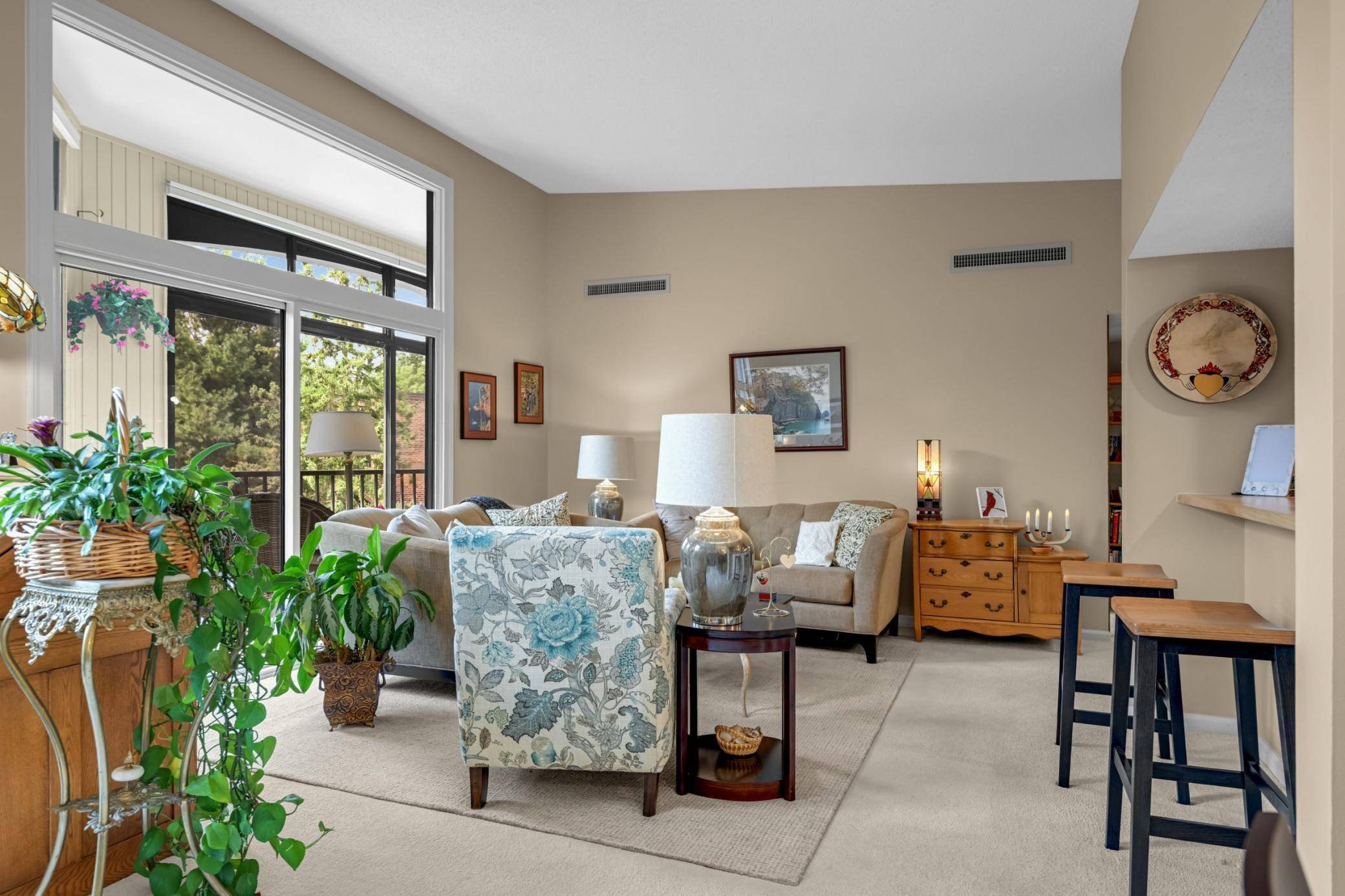 8400 Pennsylvania RD #320, Bloomington, MN 55438