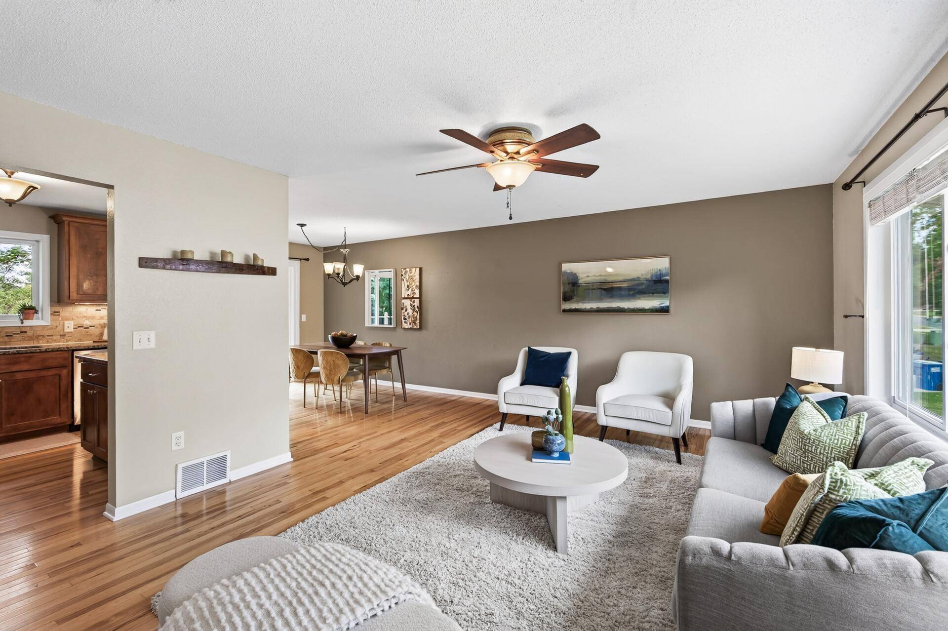 4251 Elizabeth LN, Vadnais Heights, MN 55127