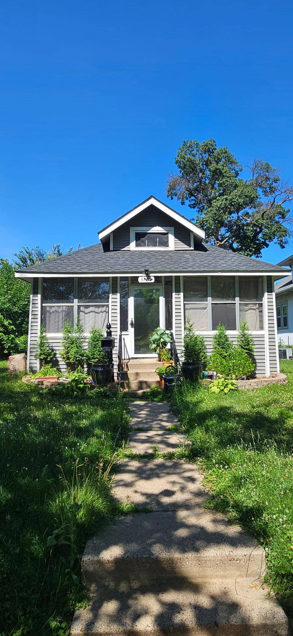 3739 Washburn AVE N, Minneapolis, MN 55412