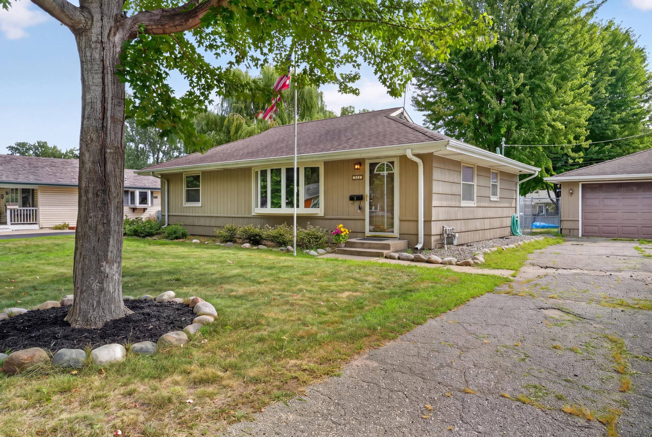 7327 Columbus AVE, Richfield, MN 55423