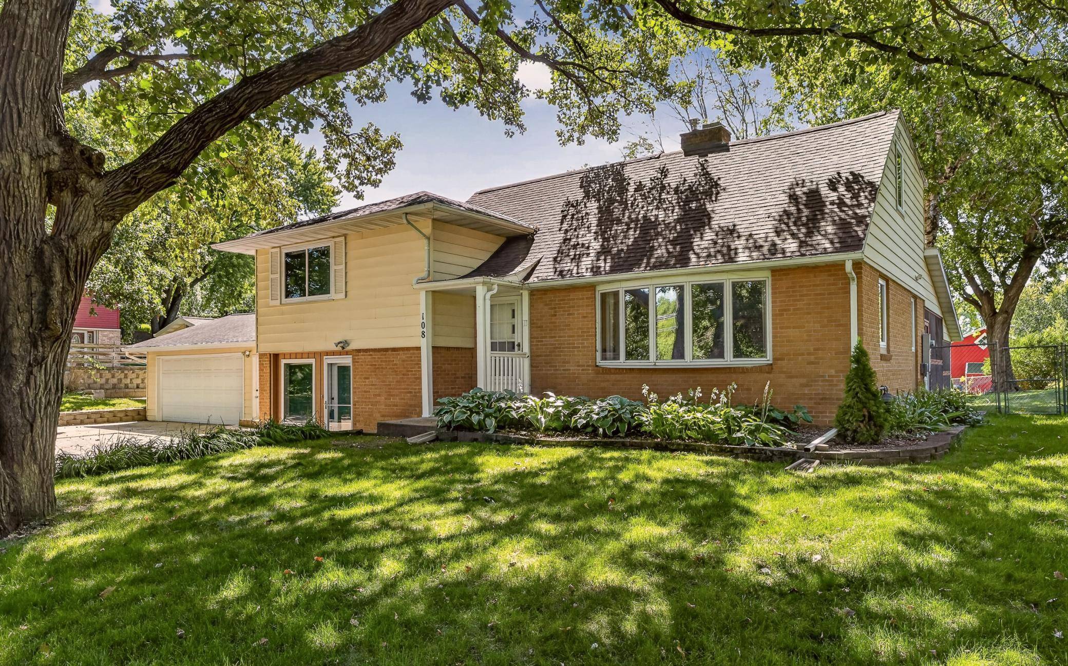 108 25th ST SW, Rochester, MN 55902