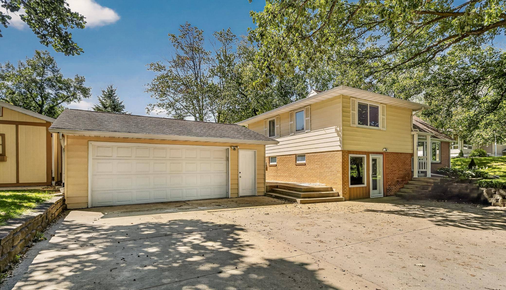 108 25th ST SW, Rochester, MN 55902