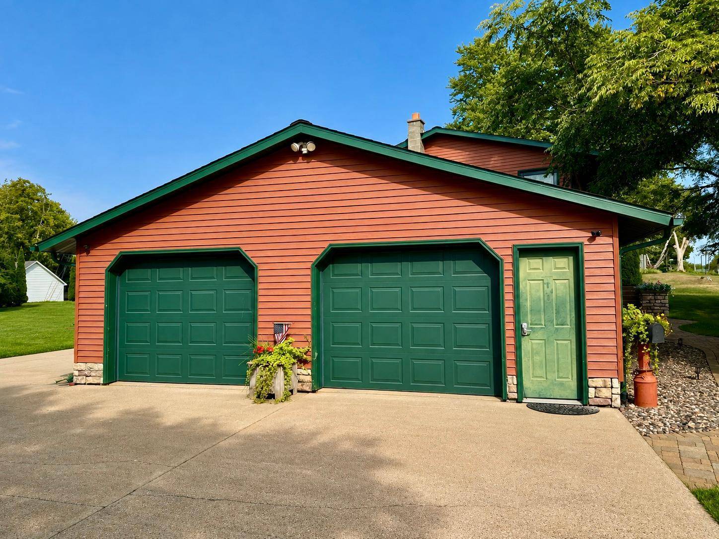 140 2nd ST S, Lewiston, MN 55952