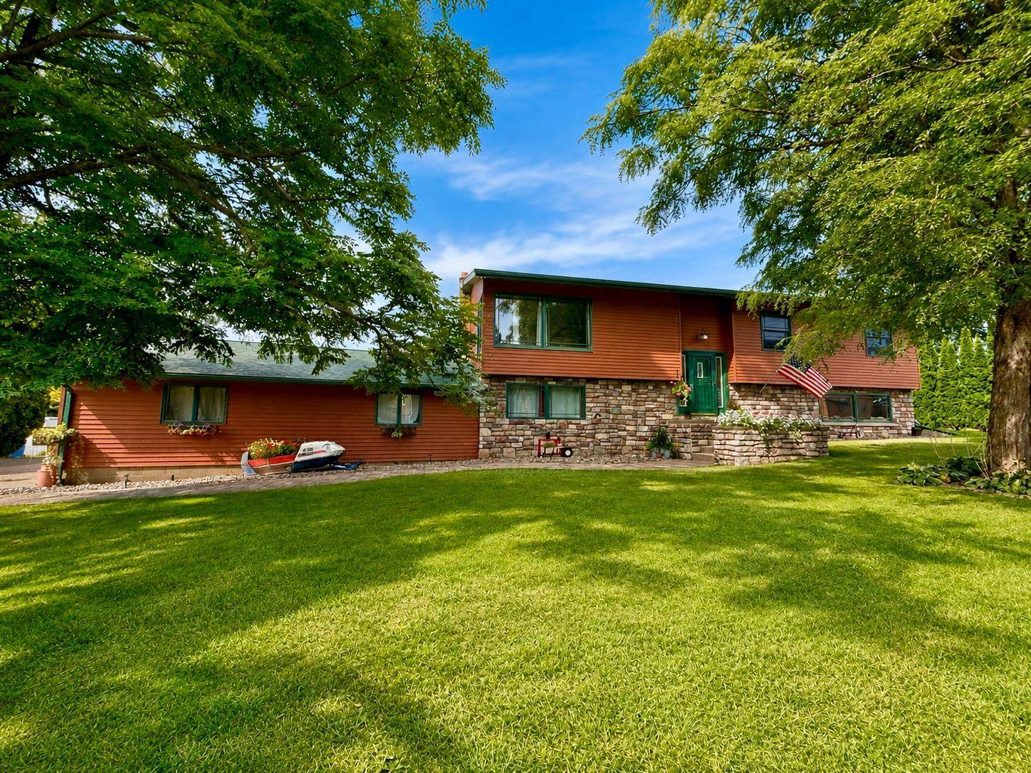 140 2nd ST S, Lewiston, MN 55952