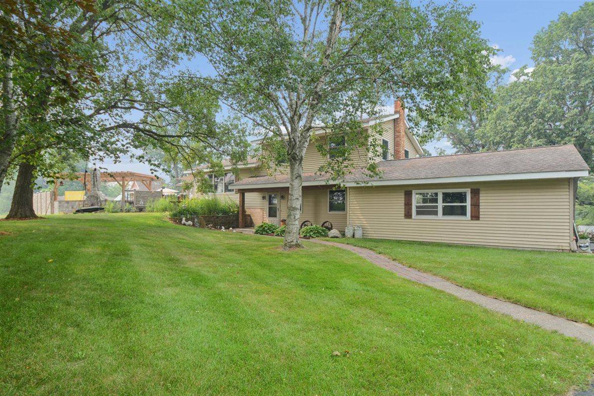 1200 301st AVE NW, Isanti, MN 55040