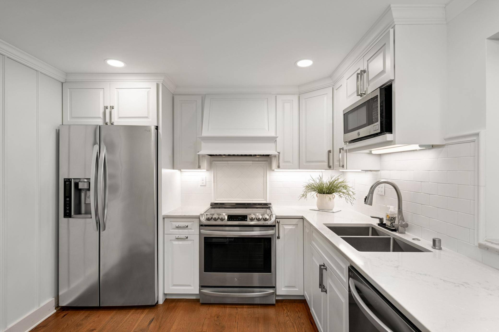 1077 Sibley Memorial HWY #605, Mendota Heights, MN 55118