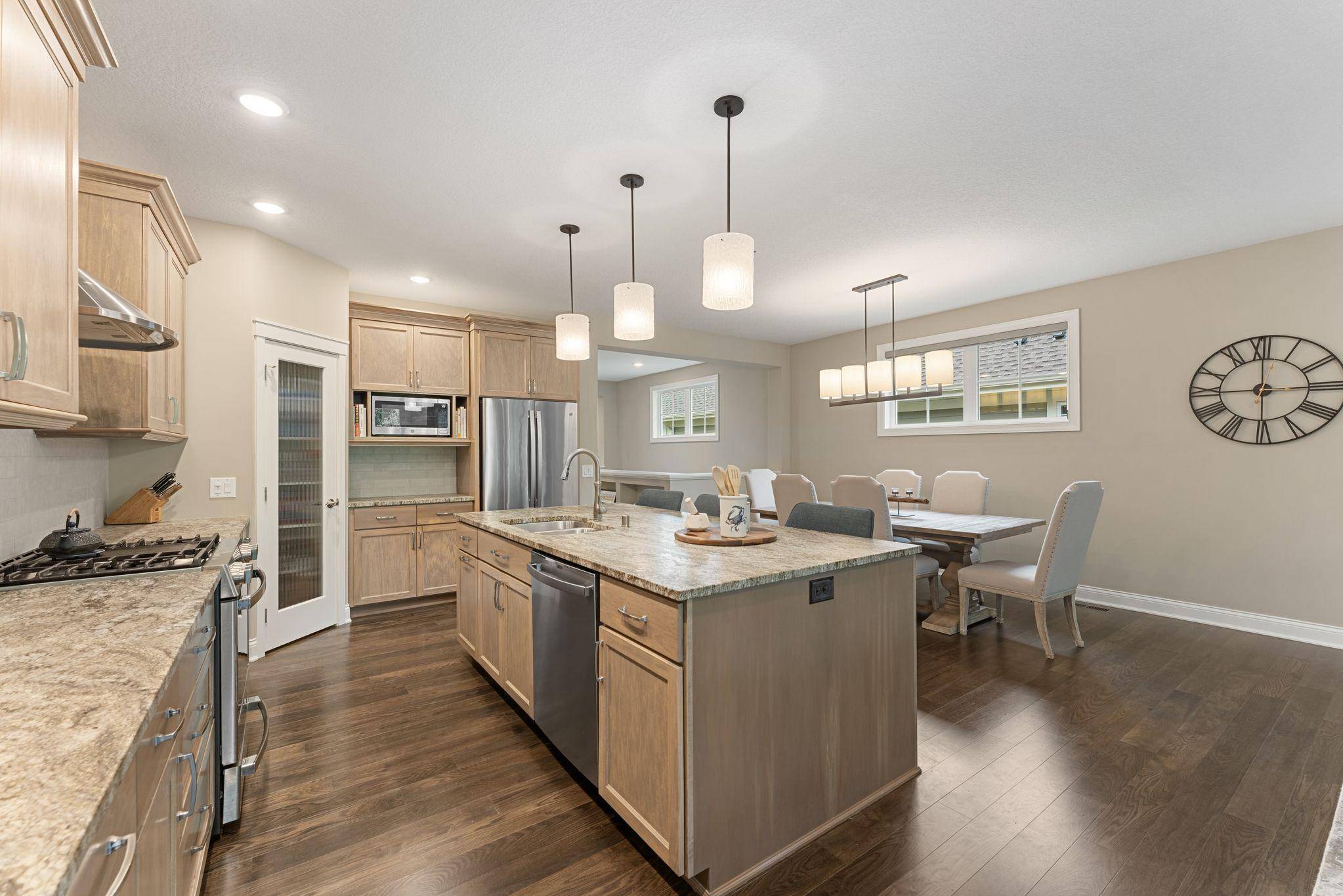 10230 57th AVE N, Plymouth, MN 55442