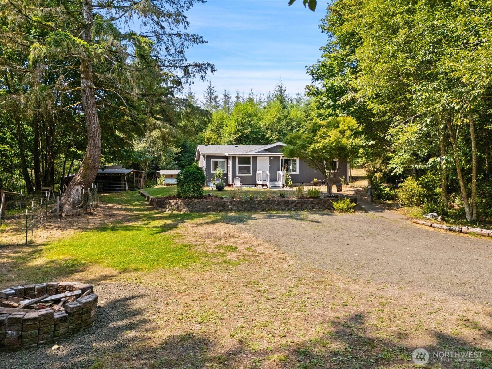 960 E Dawn DR, Allyn, WA 98524