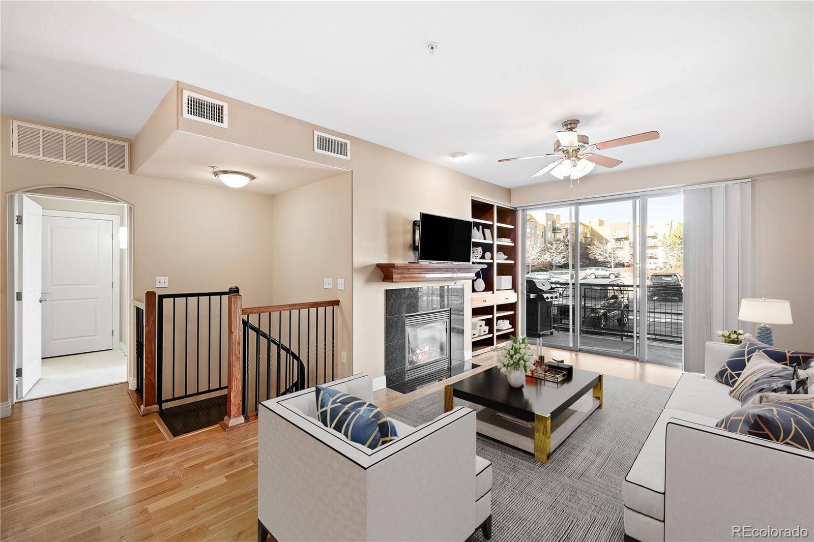 9019 E Panorama CIR #D211, Centennial, CO 80112