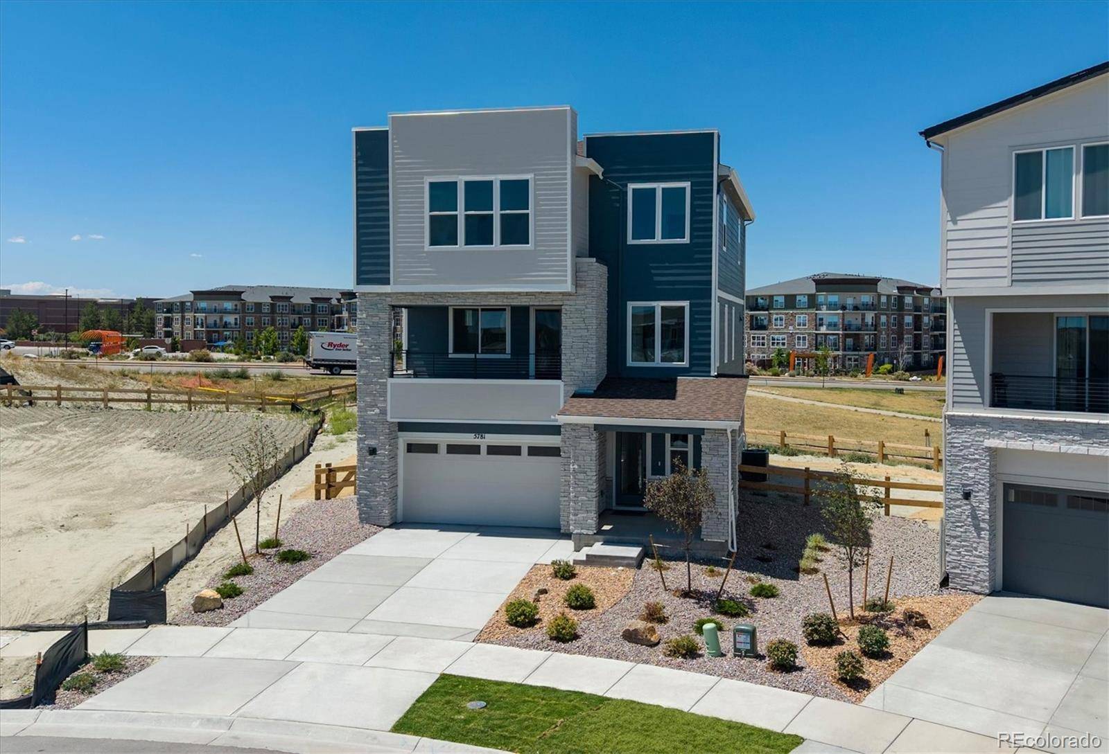5781 S De Gaulle Ct PL, Aurora, CO 80016