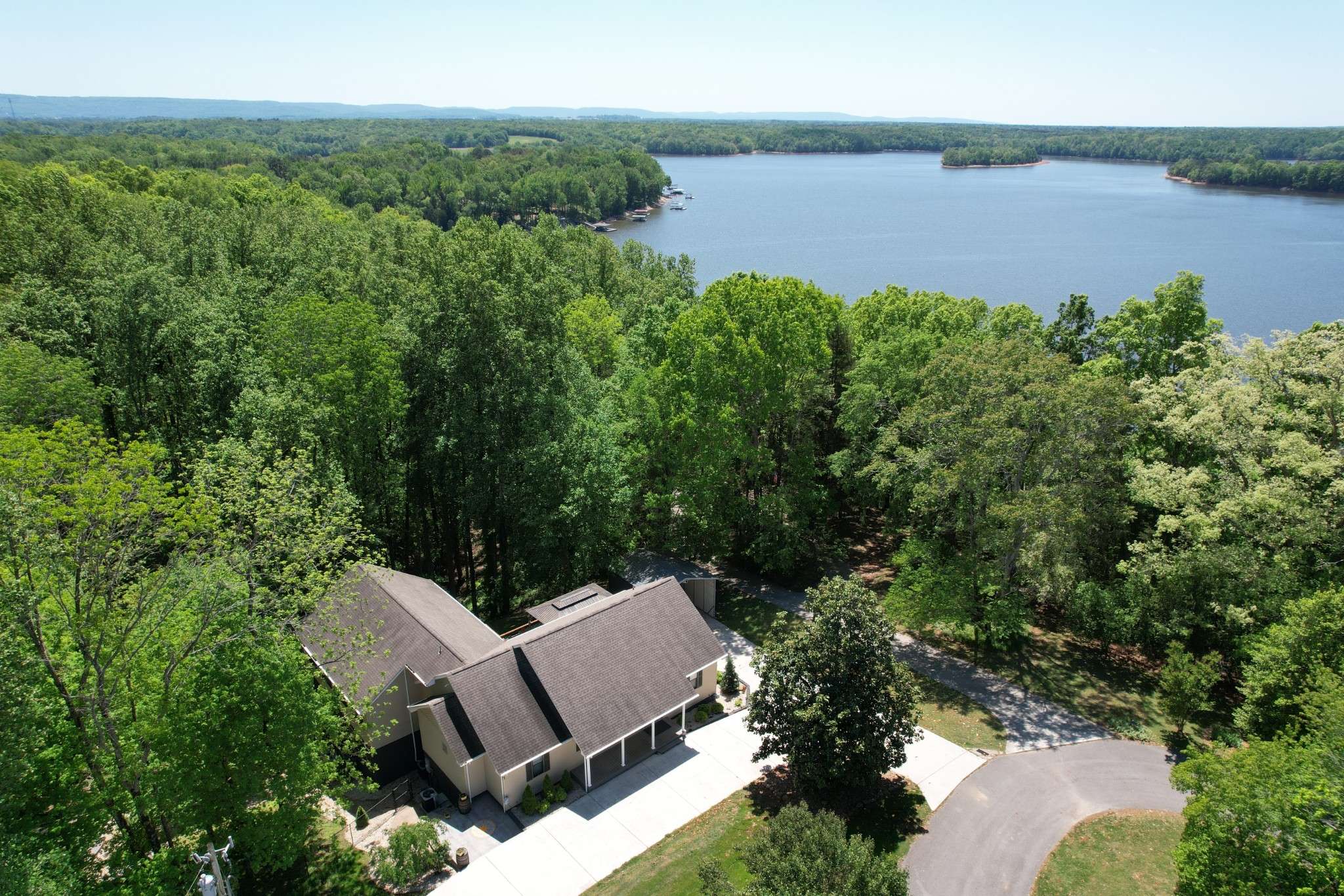 105 W Paradise Dr, Winchester, TN 37398