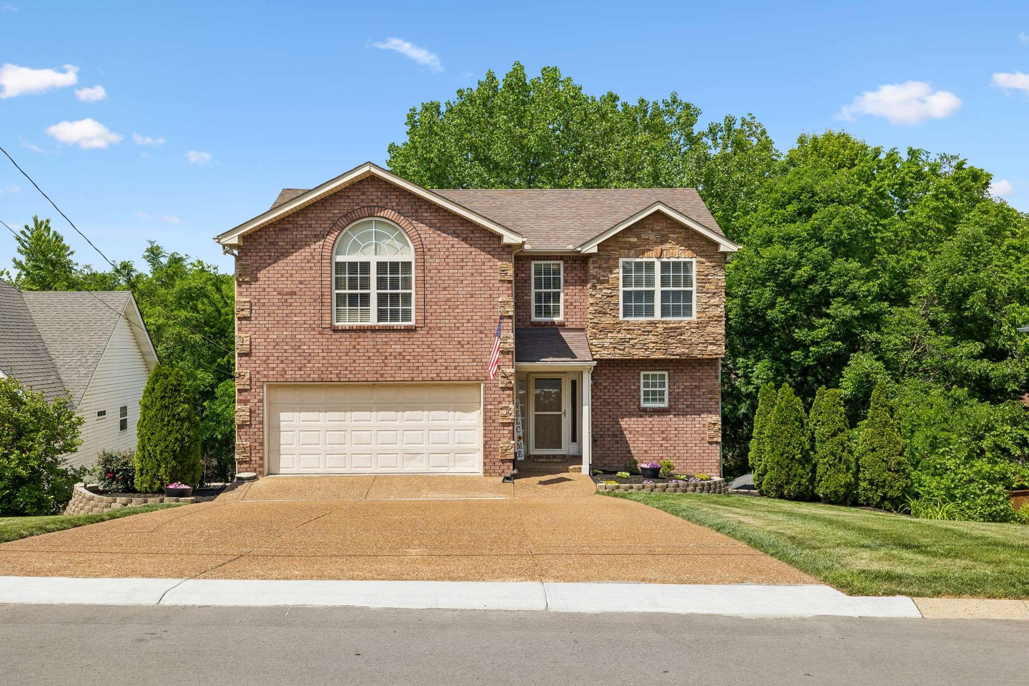 2521 Edinburgh Street, Old Hickory, TN 37138