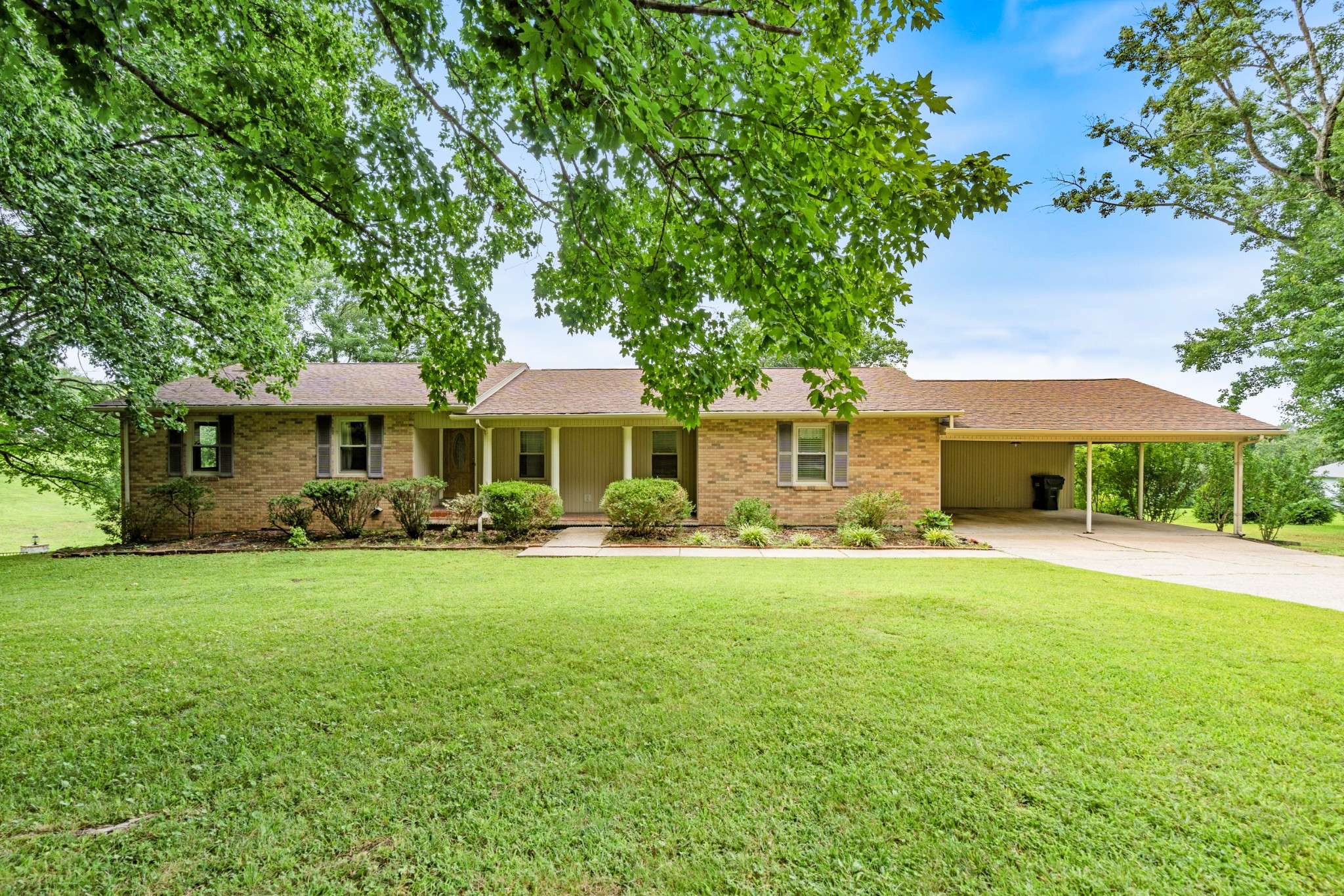 2054 Ridgecrest Cir, Dickson, TN 37055