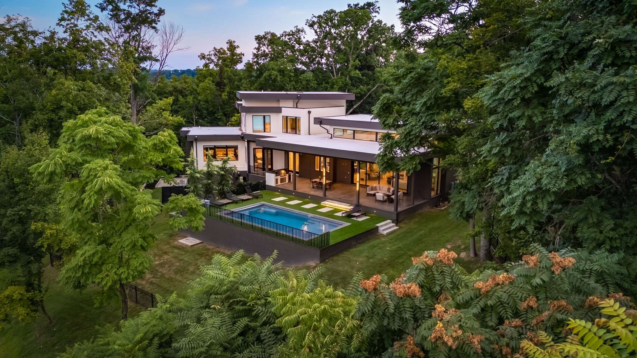 663 Hunters Trl, Nashville, TN 37209