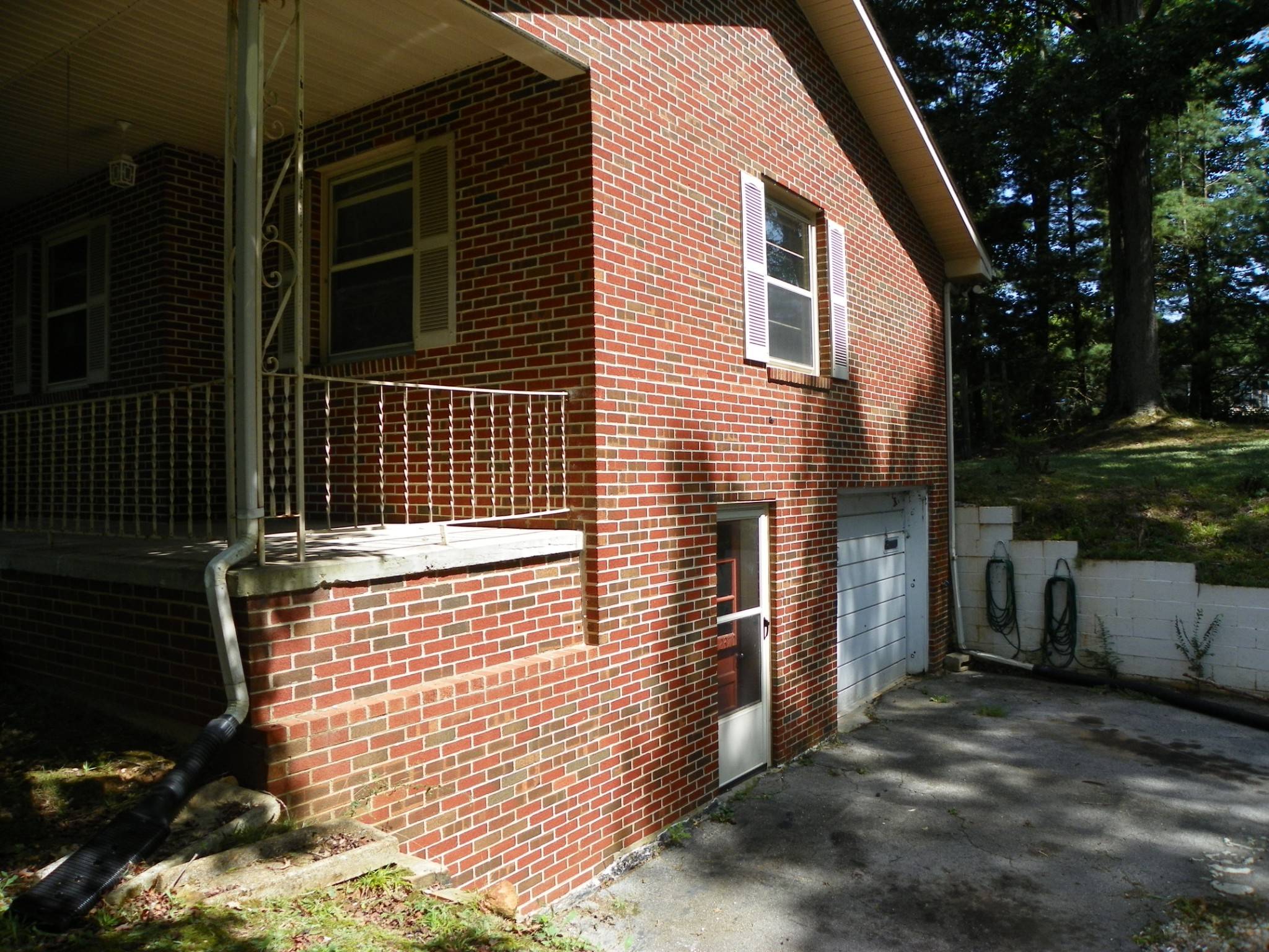 2370 Yager Rd, Mcminnville, TN 37110