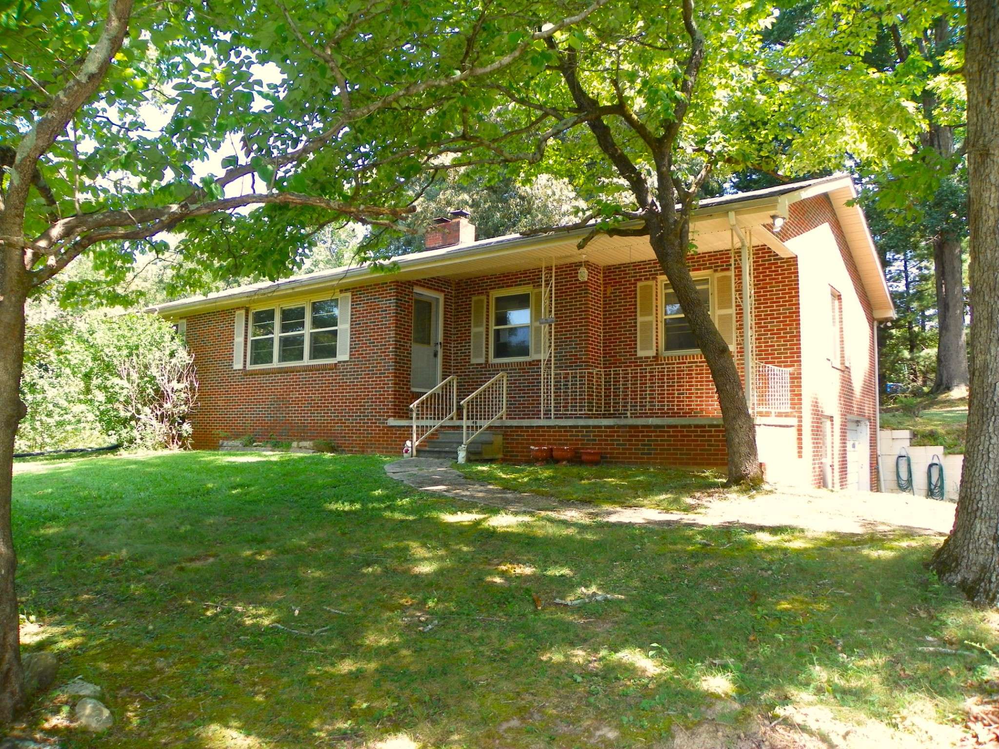 2370 Yager Rd, Mcminnville, TN 37110