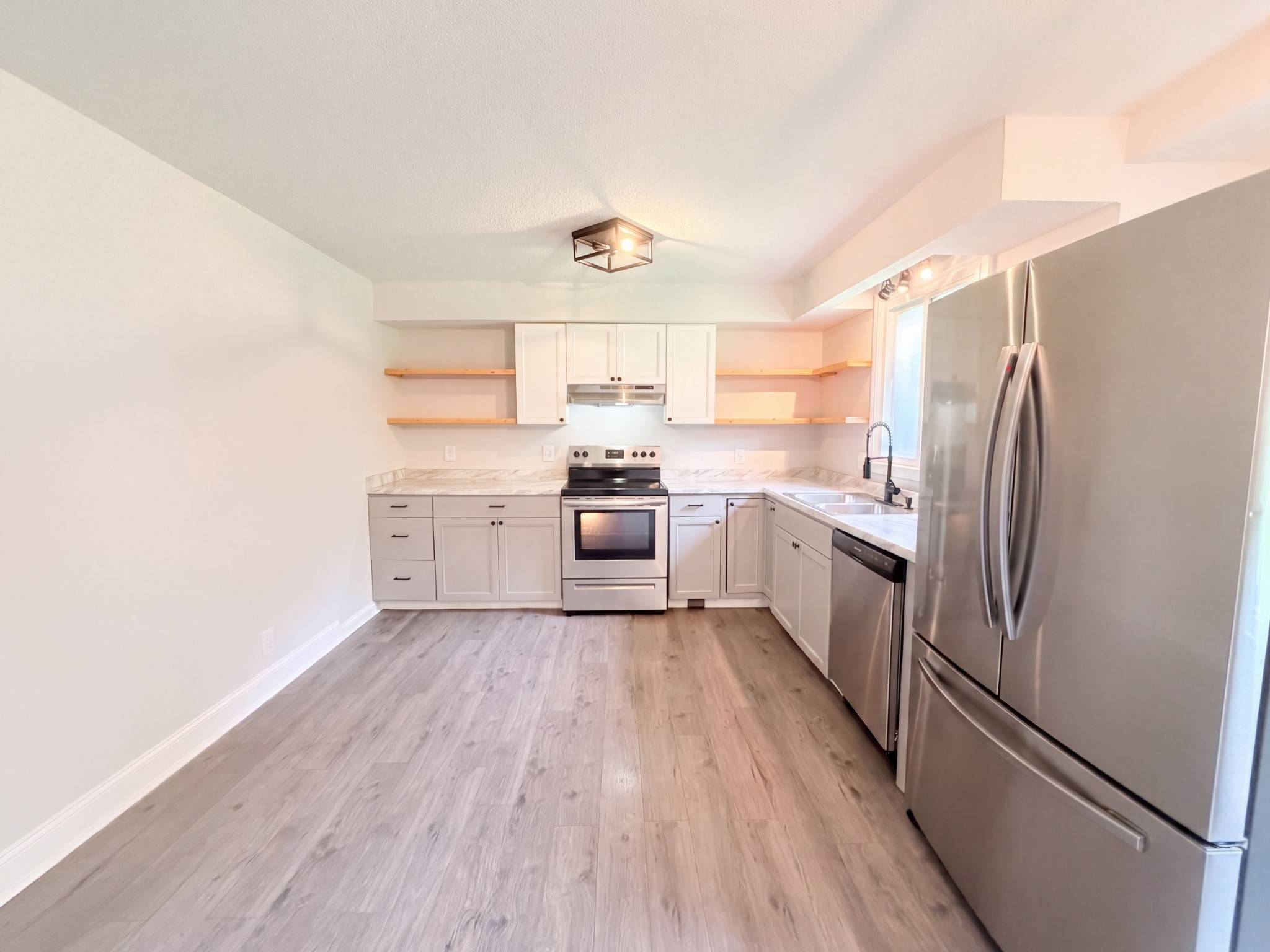 324 Woodale Dr, Clarksville, TN 37042