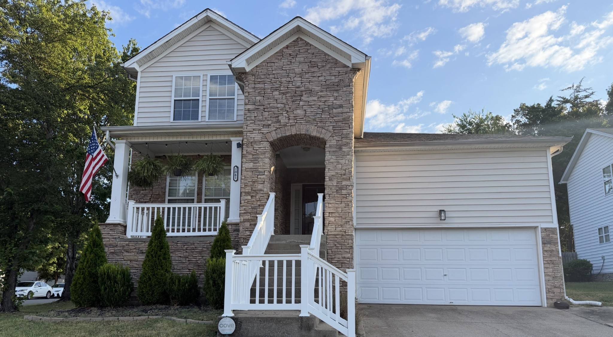 1961 Deep Woods Trl, Nashville, TN 37214