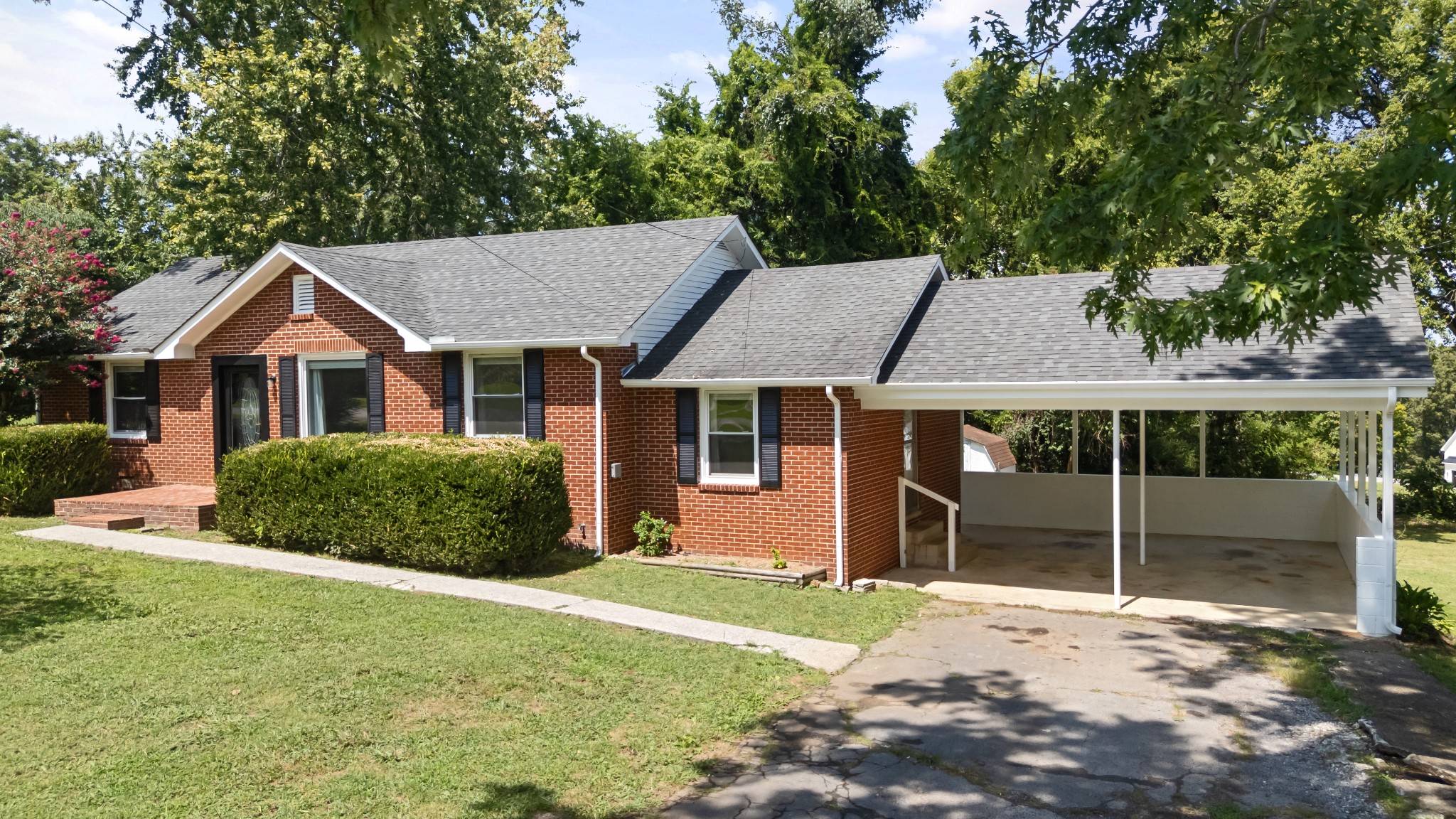 115 7th Ave #NE, Winchester, TN 37398