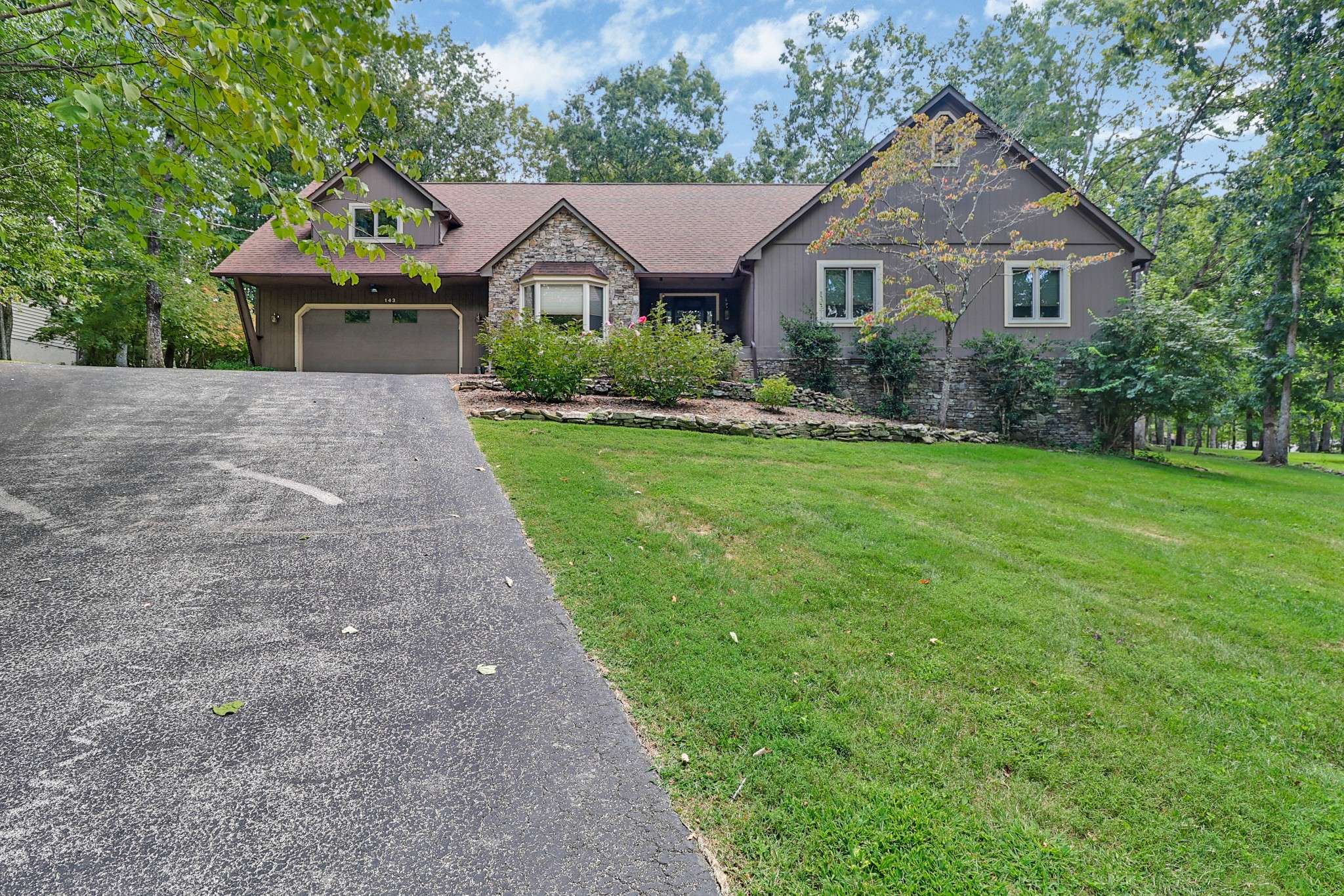 143 Lisa Ln, Crossville, TN 38558