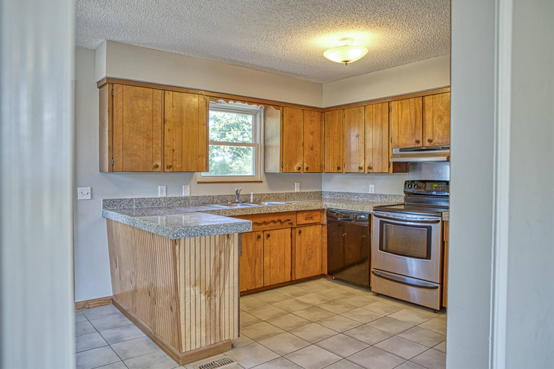 4047 Crawford Rd, Silver Point, TN 38582