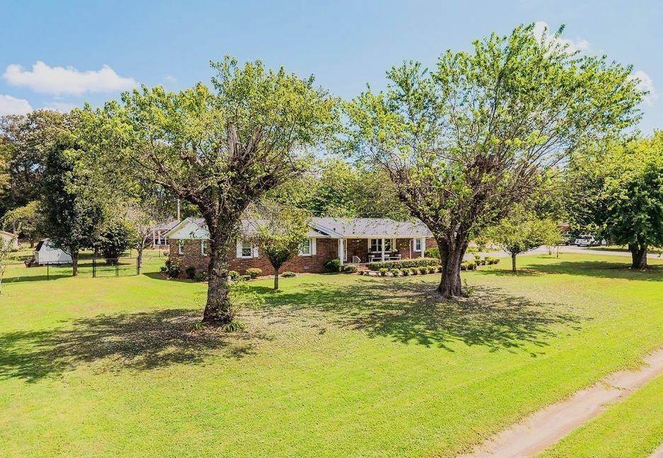 156 S Arrowhead Dr, Mcminnville, TN 37110