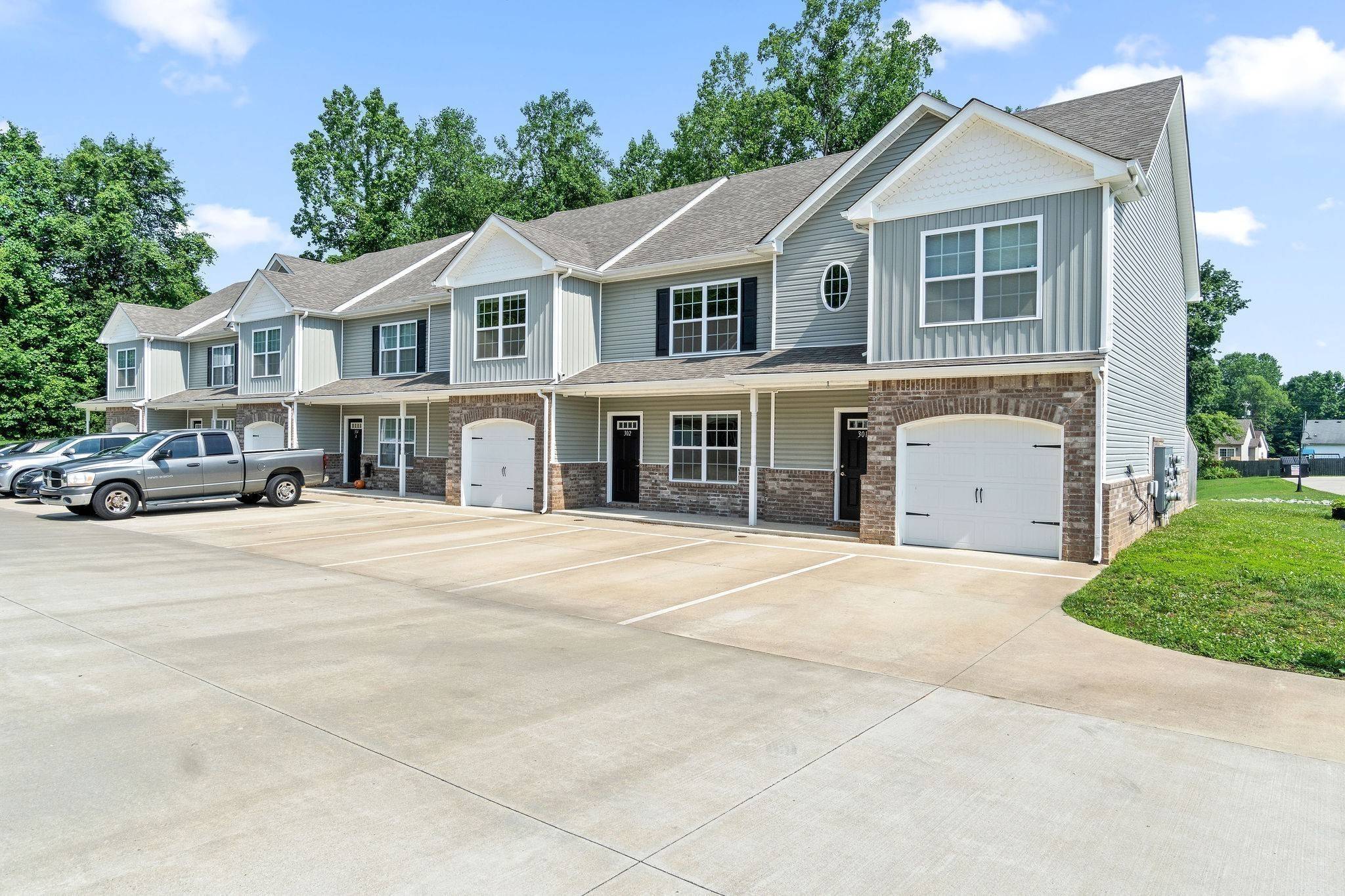 1552 Tylertown Rd #303, Clarksville, TN 37040