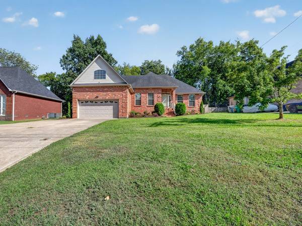 107 Cedar Forest Dr, Smyrna, TN 37167