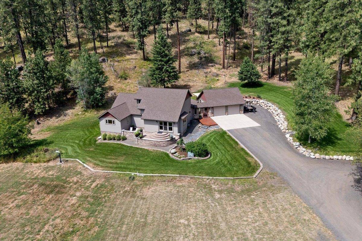 26615 E Moffat Rd, Newman Lake, WA 99025