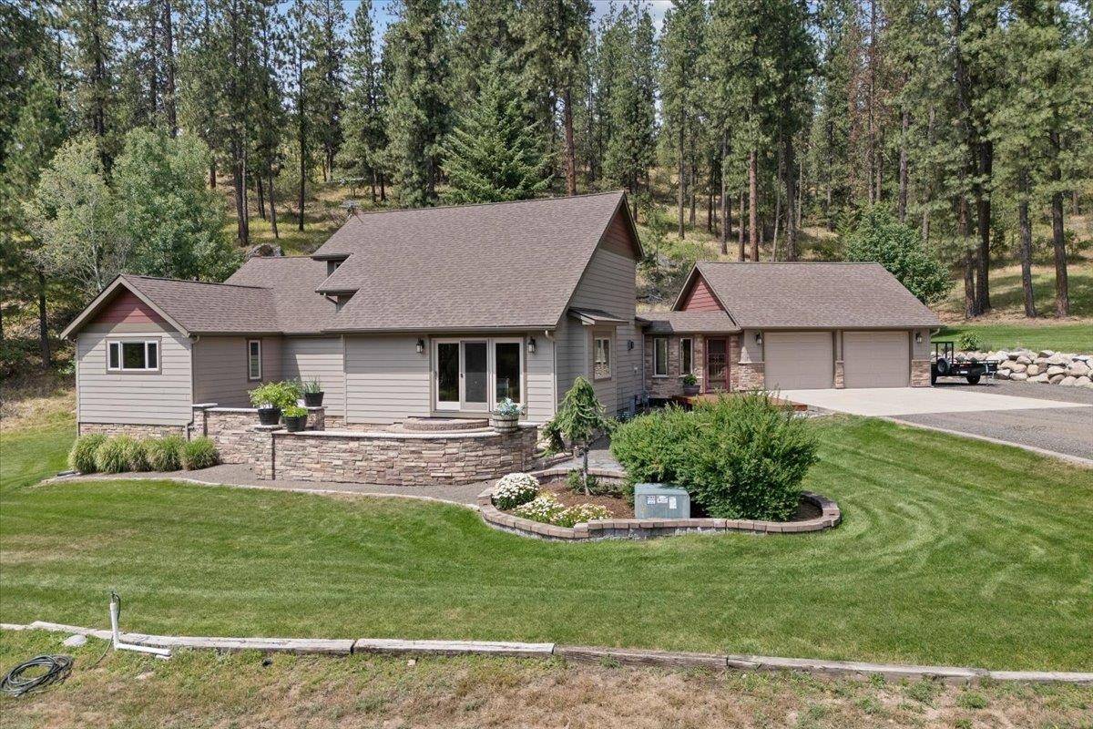 26615 E Moffat Rd, Newman Lake, WA 99025