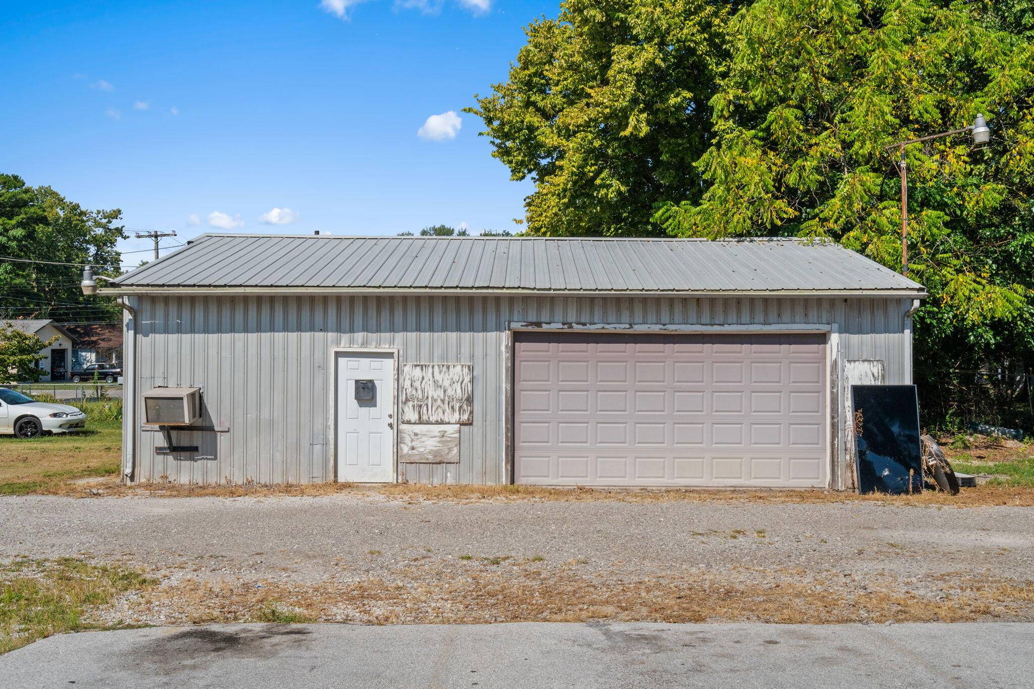 1525 E Florida ST, Springfield, MO 65803