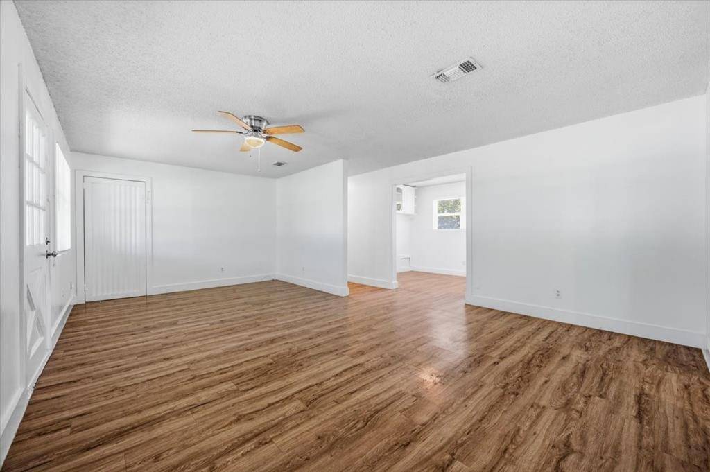 104 Parker Street, Italy, TX 76651