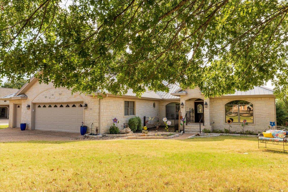 101 Denny Fox DR, Burnet, TX 78611